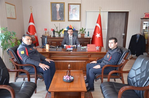 Çeltik İtfaiye Amiri Sn. Yalçın TOKMAK, Kaymakamımız Sayın İbrahim PELİT'i Makamında Ziyaret Etti